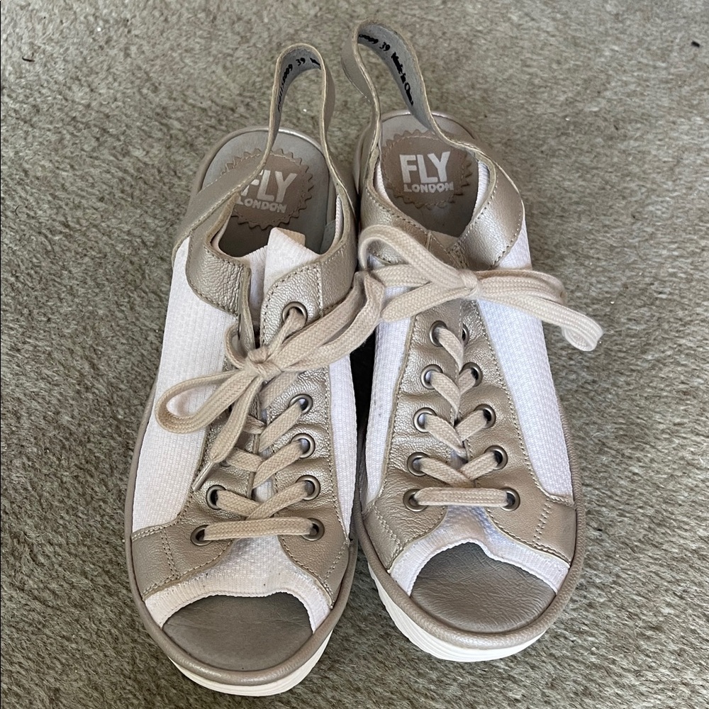 Fly London Women's platform Sneakers 8